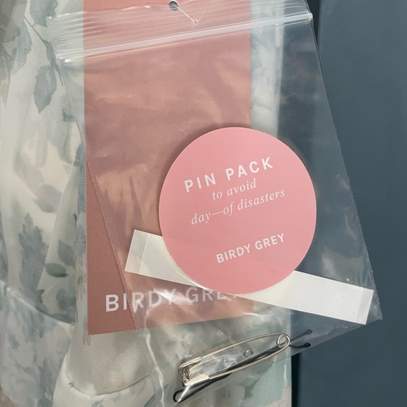 *new* Birdy Grey x Style Me Pretty Kira Dress in Sage Bouquet - Picture 5 of 9